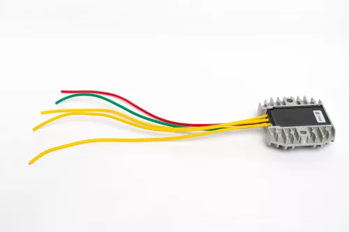 Třífázový mosfetový regulátor napětí 12 v